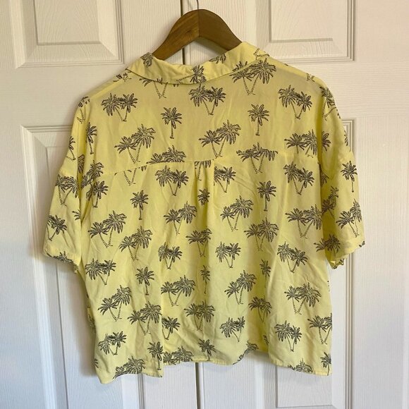 Forever 21+ - Palm tree Yellow button up Crop - Picture 6 of 8